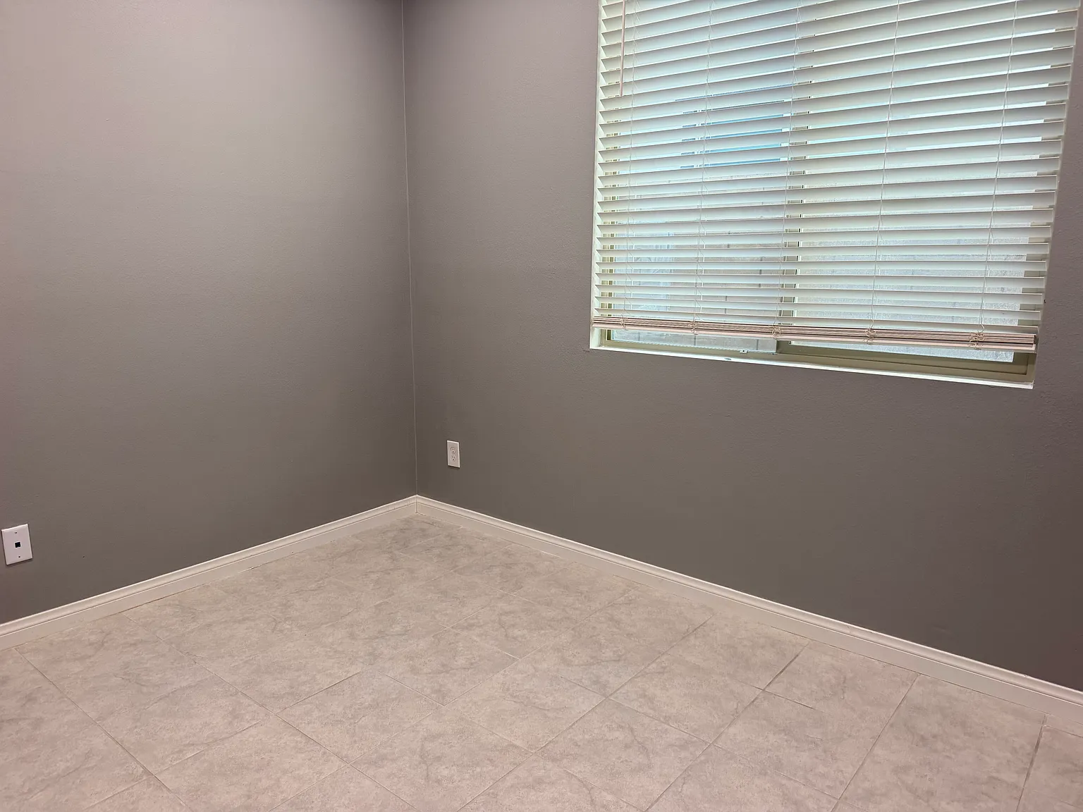 1 bed, 3047 sqft, $2,000 — Photo 4