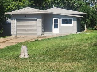 312 S 4th St, Glen Ullin, ND 58631