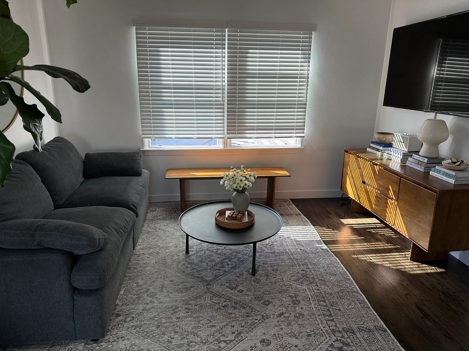 2 bed, 750 sqft, $3,800 — Photo 2