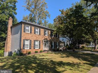 11 Starlight Ct, Potomac, MD 20854