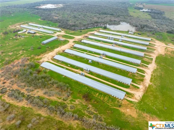 4894 Us Highway 80 N, Nixon, TX 78140