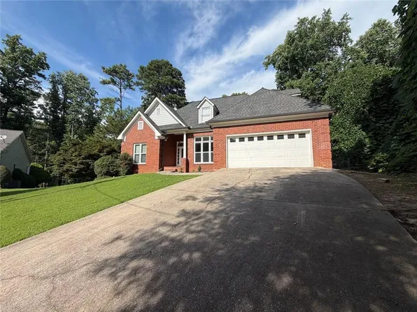5730 Elm Tree Dr, Buford, GA 30518
