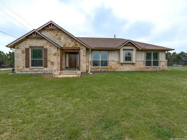 198 Whitmire Dr, Blanco, TX 78606