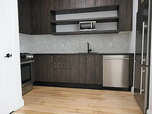 Rented by Premier One Realty LLC | media 23