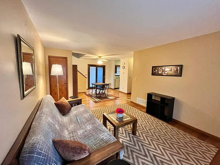 2801 W Broadway #M-5 — Photo 1
