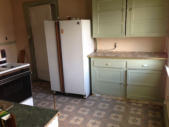 5th image of 665 W Brentwood St