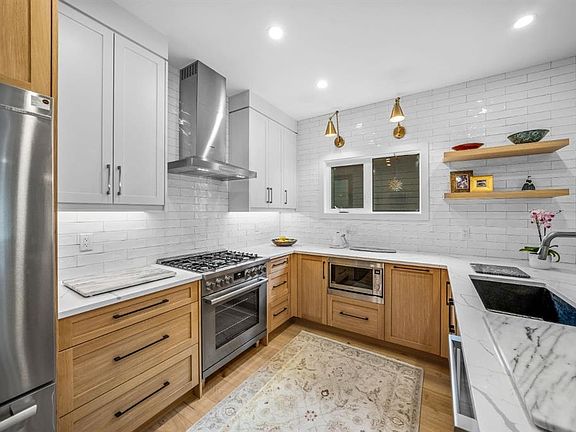 3rd image of 617 E 4th St #2