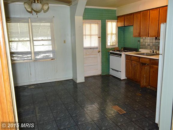 Interior (Kitchen Dining Area)