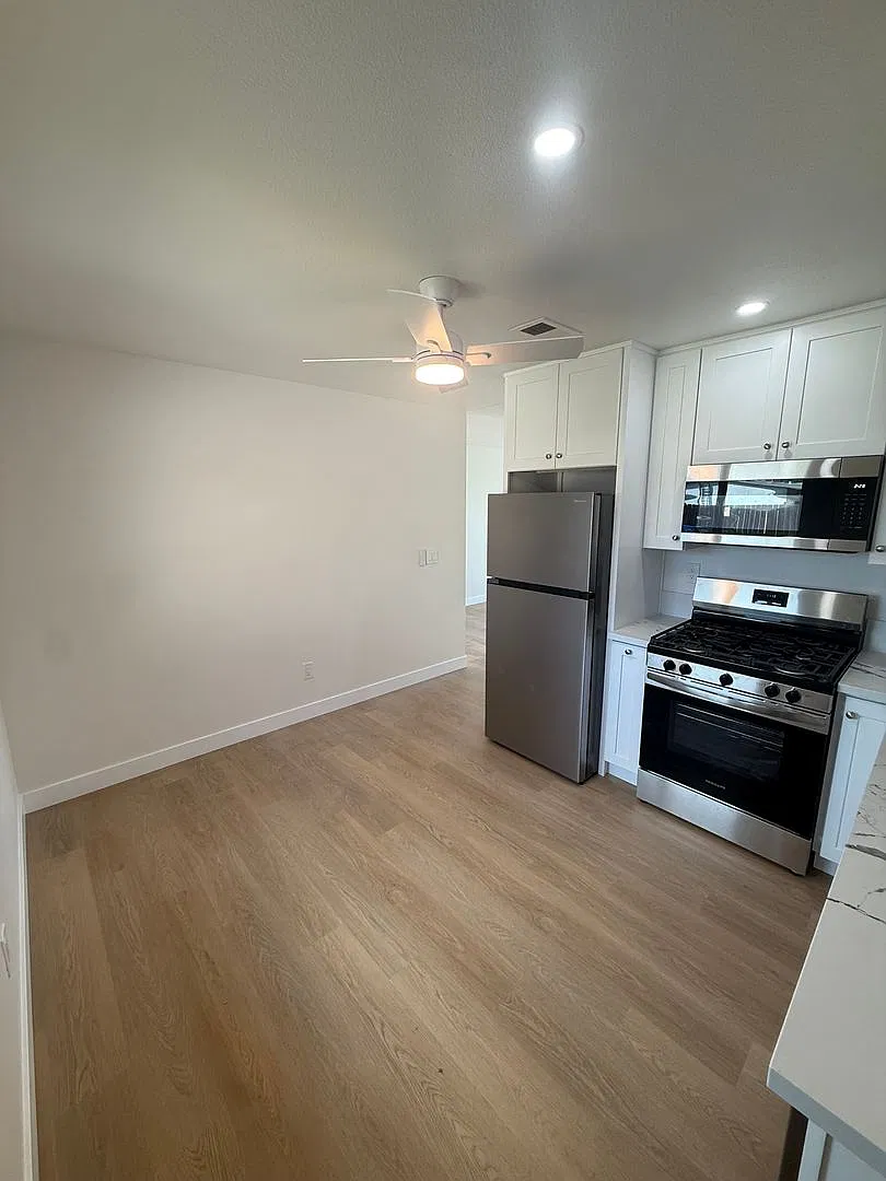 Fully Renovated House In El Cajon — Photo 2