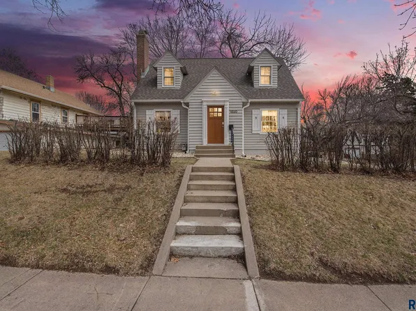 1820 S Phillips Ave, Sioux Falls, SD 57105