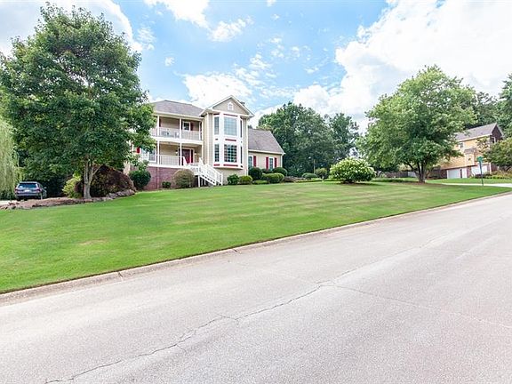 2nd image of 573 Casteel Dr SW