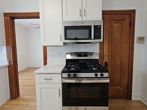 3rd image of 3615-21 N Lockwood Ave #3619-1