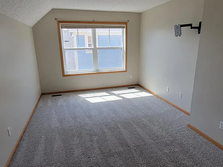 8559 Windsor Ln N — Photo 20