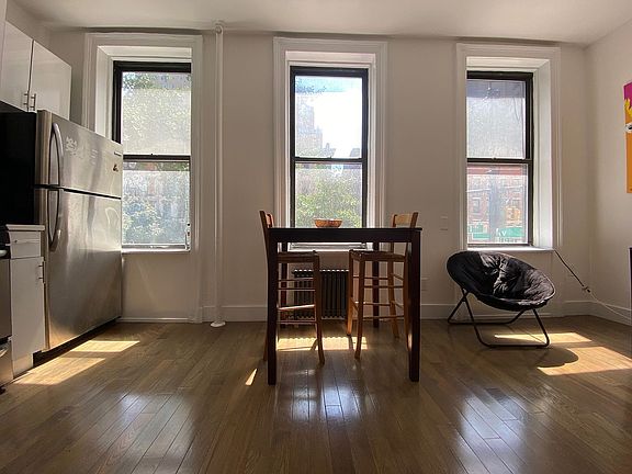 3rd image of 353 E 52nd St APT 1A
