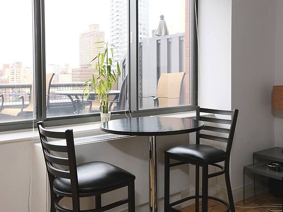 3rd image of 222 E 34th St APT 1803