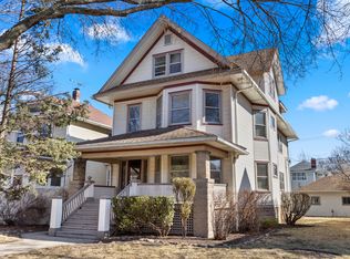 608 S Grove Ave, Oak Park, IL 60304