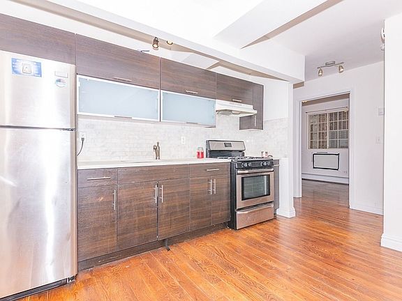 2nd image of 328A Irving Ave #21