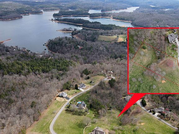 3rd image of 62 Dundee Dr