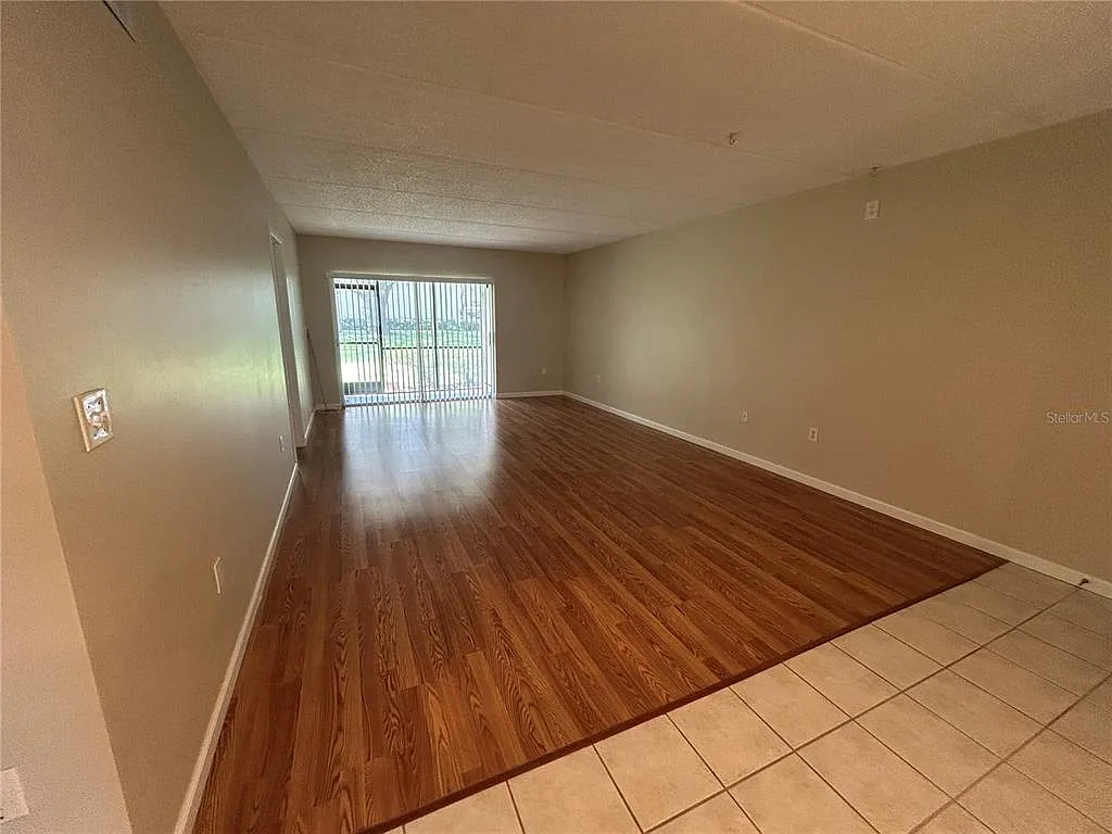 2 bed, 2.0 bath, 1054 sqft, $1,600 — Photo 3
