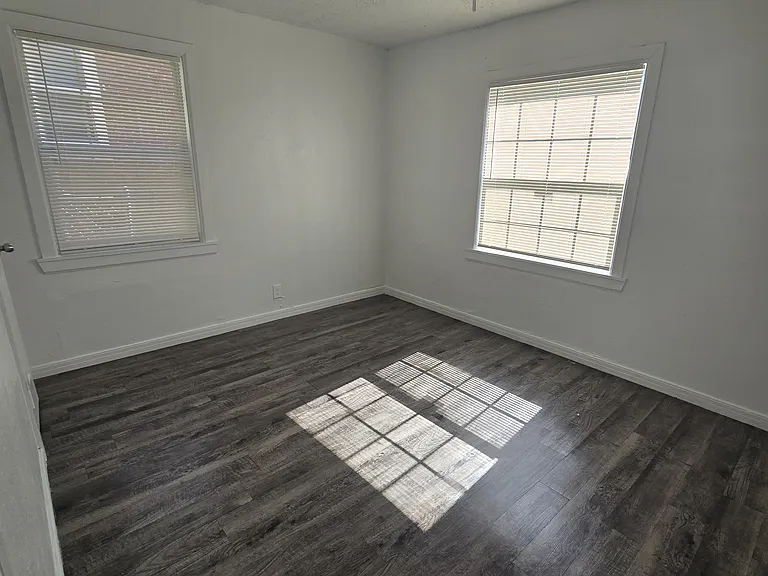 2501 NE 16th St — Photo 5