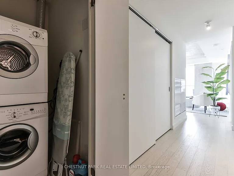 111 Bathurst St #908 — Photo 10