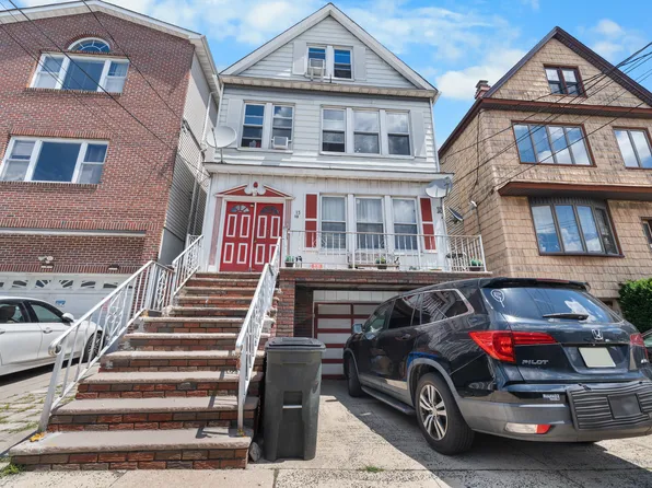 13 W 27th St #2, Bayonne, NJ 07002
