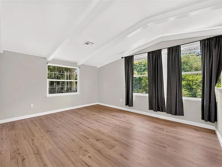 1099 Grove Ave — Photo 37