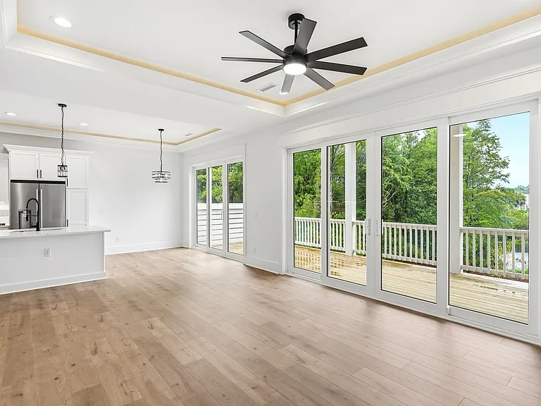 9016 Sedgley Dr — Photo 16