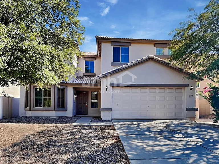 1497 E Magnum Rd — Photo 1