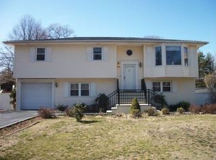 48 Champlin Ave, East Islip, NY 11730