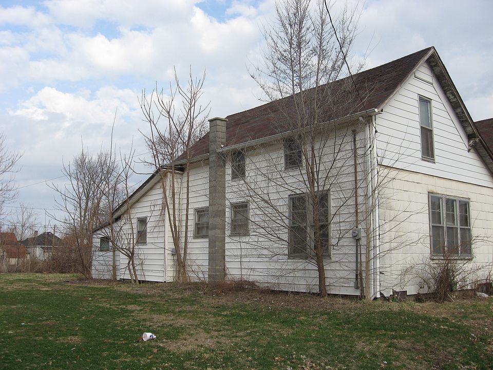 2nd image of 1521 Walnut St