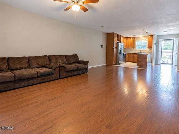 5th image of 106 Stonehedge Dr