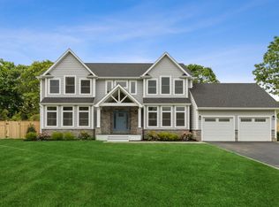 17 Quantuck Bay Ln, Westhampton, NY 11978