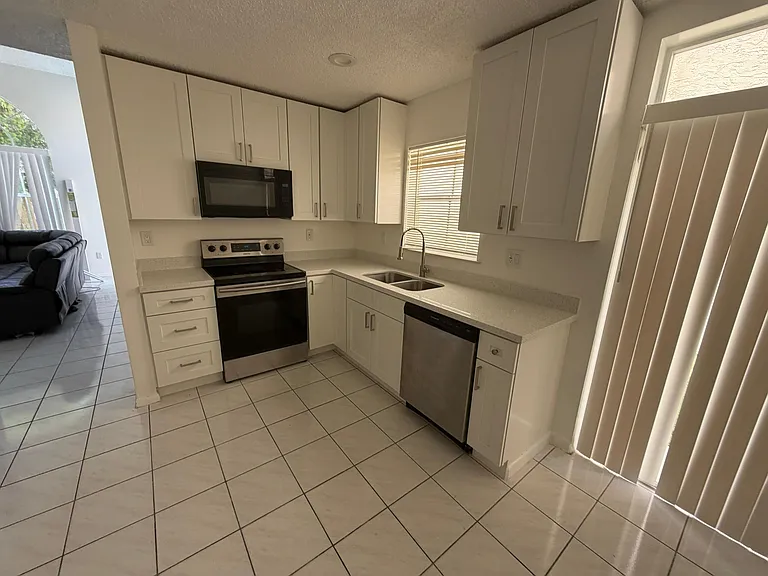 3780 Amalfi Dr #3780 — Photo 77