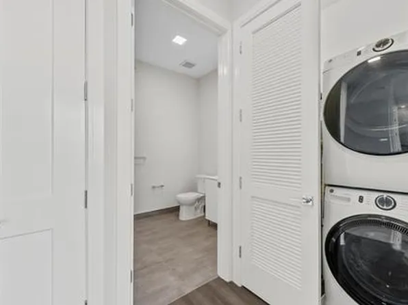 121 34th Street image 127 of 213