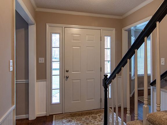 5th image of 521 Waterford Dr