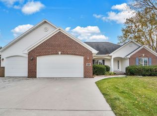 W5281 Natures Way Dr, SHERWOOD, WI 54169