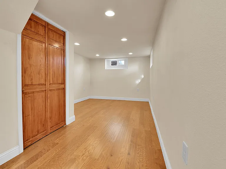 2245 S Franklin St — Photo 29