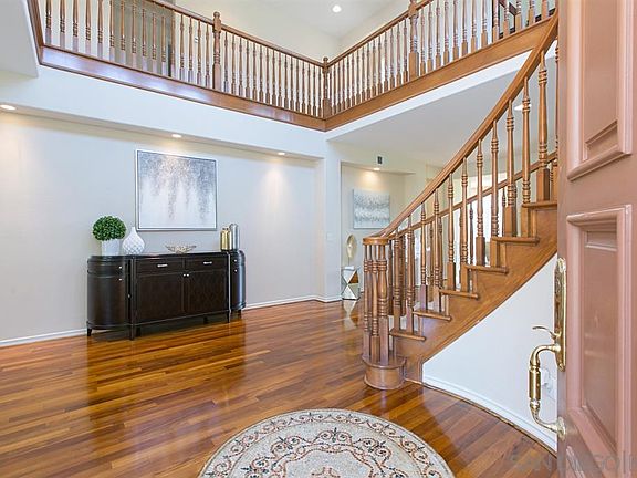 3rd image of 4233 Shorepointe Way