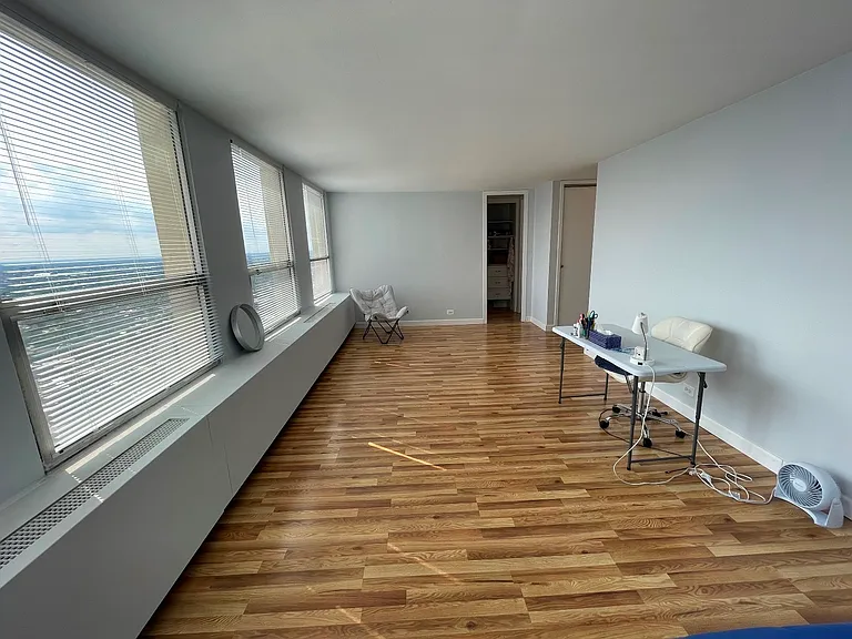 2626 N Lakeview Ave #4010 — Photo 4