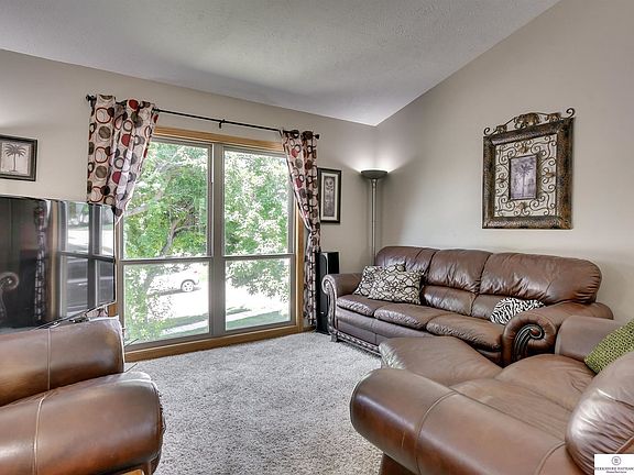 4th image of 15525 Newell St