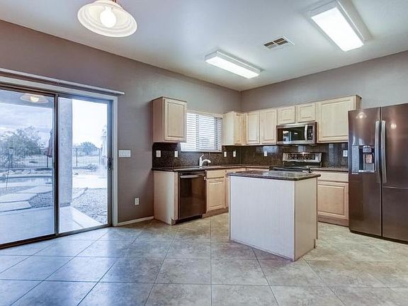 4th image of 28934 N Saddle Way