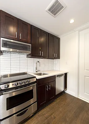 Rented by R New York | media 20