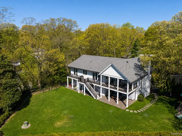8 Shoreview Circle, Pelham, NY 10803