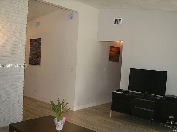 4th image of 621 SW 64th Way