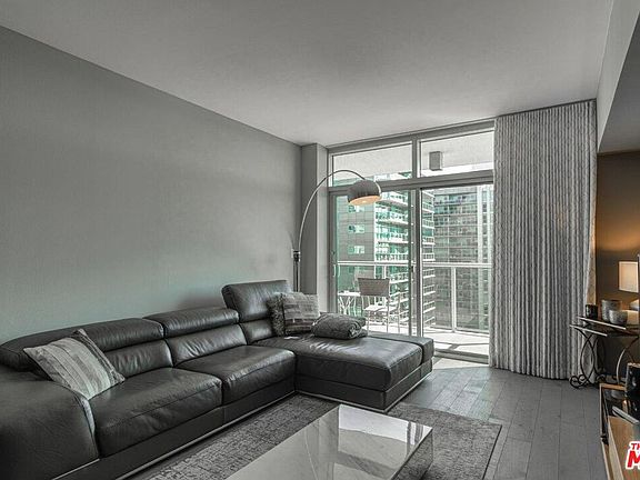 3rd image of 13700 Marina Pointe Dr Unit 1431