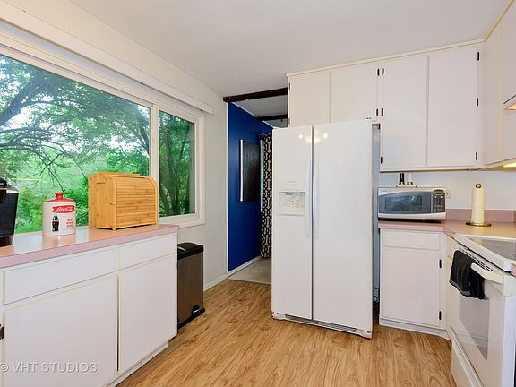 2nd image of 5873 Farmington Ct