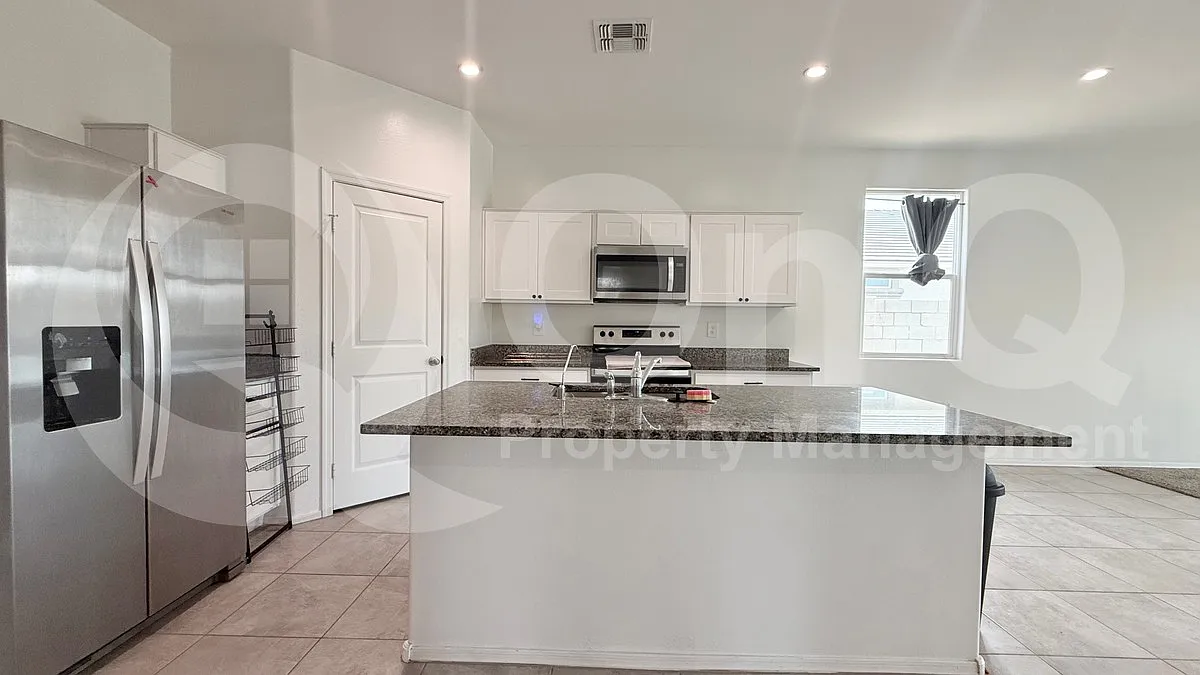 4 bed, 2.0 bath, 1569 sqft, $2,080 — Photo 2