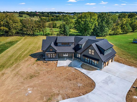 4th image of 340 Tranquil Ln