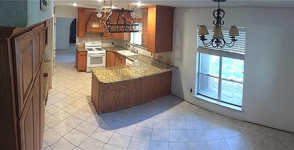 2nd image of 3907 Woodvine Dr